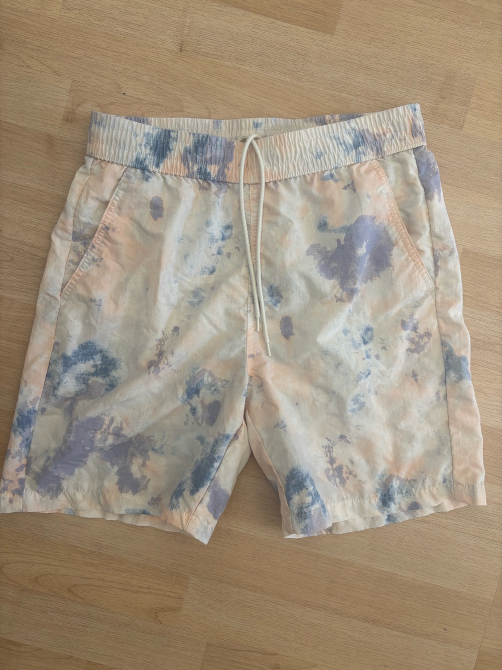 Unisex Original Use Pastel Tie-Dye Shorts in Blue and Peach size S
